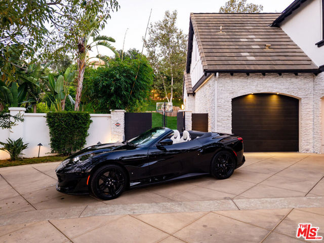 3801 Prado Del Trigo, Calabasas CA: https://media.crmls.org/mediaz/2a8fe809-7066-45a8-ac1a-0d6454f94bf0.jpg