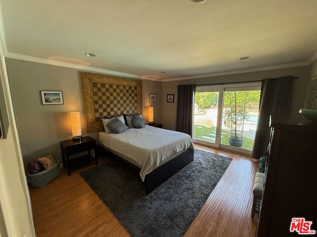 12818 Neon Way, Granada Hills CA: https://media.crmls.org/mediaz/2a902252-7a17-45a5-809b-601f9a8f516a.jpg