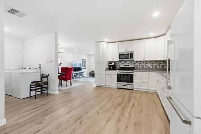 Detail Gallery Image 19 of 59 For 200 N El Camino Real #46,  Oceanside,  CA 92058 - 2 Beds | 2 Baths