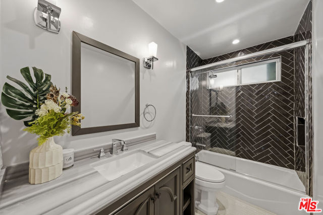 2 Bed Home for Sale in Los Angeles, California