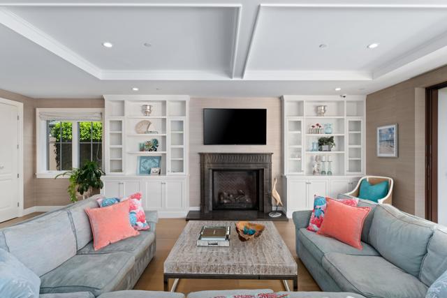 1040 Pine St, Coronado CA: https://media.crmls.org/mediaz/2a911a92-a910-44ca-9c12-3632b25675da.jpg