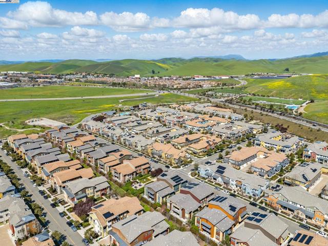 665 Sandalwood, Livermore CA: https://media.crmls.org/mediaz/2a918a66-d990-42fe-8fb7-a9cc86d64a35.jpg