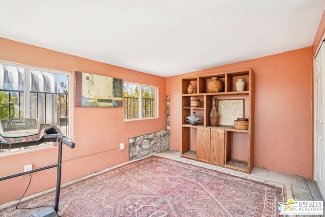 22950 Henry Road, Desert Hot Springs CA: https://media.crmls.org/mediaz/2a91b801-bb86-4063-ae1b-1041f023105a.jpg