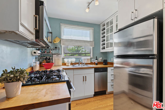 5309 Cahuenga Boulevard, A photo 7