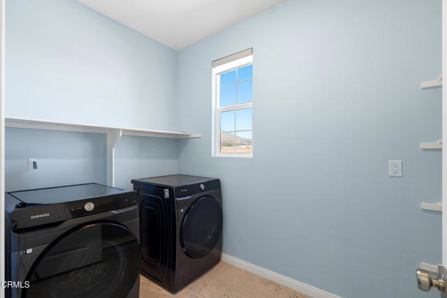 Detail Gallery Image 8 of 22 For 528 Tibbetts St, Santa Paula,  CA 93060 - 3 Beds | 3 Baths
