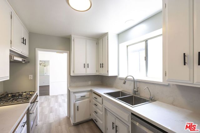 2547 Canyon Drive, Los Angeles CA: https://media.crmls.org/mediaz/2a92a3a9-86c0-43f5-9e52-a652dea034e9.jpg