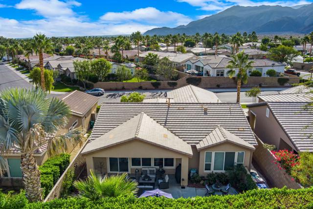 81172 Victoria Lane, La Quinta CA: https://media.crmls.org/mediaz/2a939c41-0ce2-4f66-9006-d4065d4ef2aa.jpg
