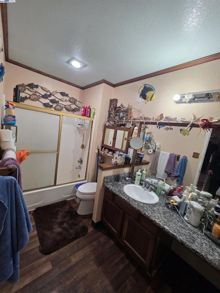 https://media.crmls.org/mediaz/2a9504b3-3362-4551-972f-0ff5fb7cca3f.jpg?preset=X-Large