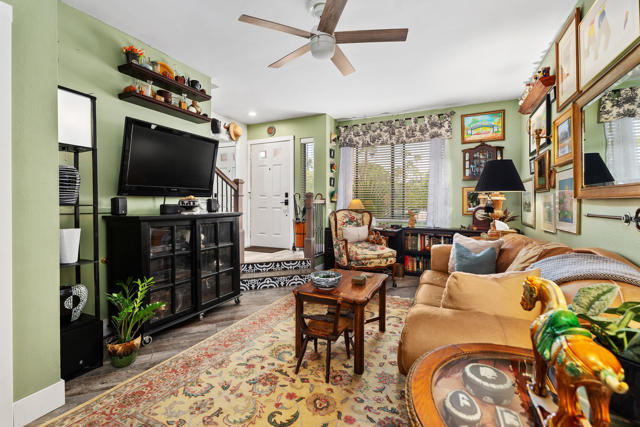 401 E Vista Chino, Palm Springs CA: https://media.crmls.org/mediaz/2a951716-965d-422a-aaac-544098362be5.jpg