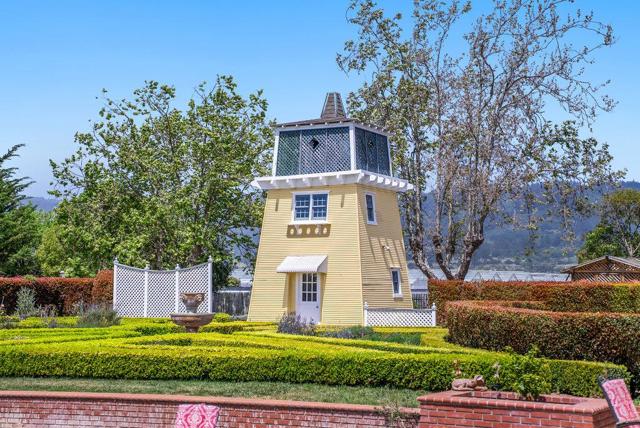 180 Dicicco Terrace, Watsonville CA: https://media.crmls.org/mediaz/2a95195d-ba64-4883-b986-cea7f18bf566.jpg