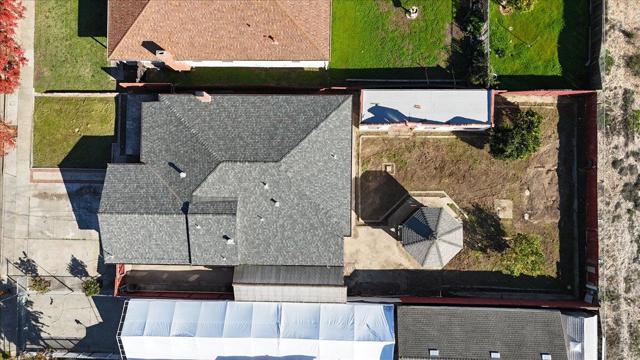 236 S Claremont Avenue, San Jose CA: https://media.crmls.org/mediaz/2a95479b-b836-46a7-896e-e310414fe066.jpg