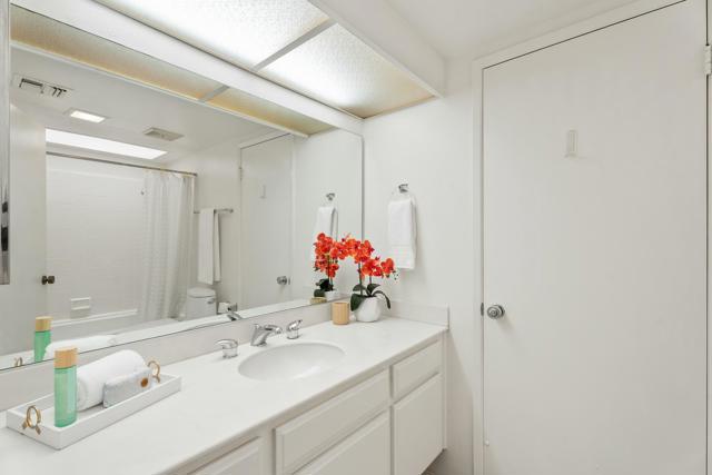 73481 Poinciana Place, Palm Desert CA: https://media.crmls.org/mediaz/2a957766-6463-455e-a72a-d3fff8a0a7dd.jpg
