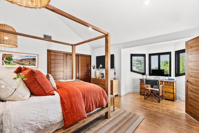 31460 Glenbridge Road, Westlake Village CA: https://media.crmls.org/mediaz/2a96c8ff-2483-4e13-8a43-e26a9cace838.jpg