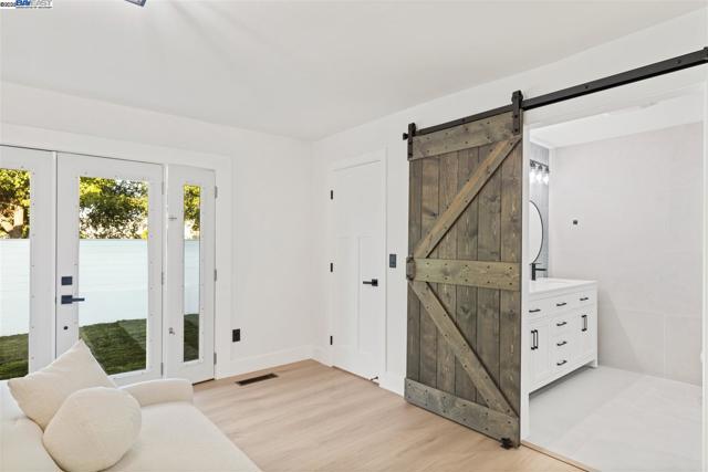 2656 Hilton St, Union City CA: https://media.crmls.org/mediaz/2a96d8b2-91db-4357-a549-a63a9c49444b.jpg