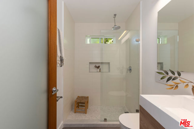 450 Rustic Drive, Los Angeles CA: https://media.crmls.org/mediaz/2a9757d0-fb19-42b9-b7f9-968626618c2a.jpg