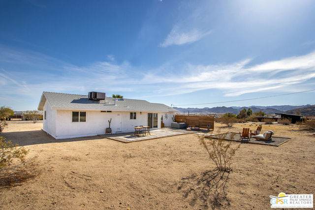 4742 Avenida La Flora Desierta, Joshua Tree CA: https://media.crmls.org/mediaz/2a977d7e-ba43-471c-9375-5b88e6626f7c.jpg