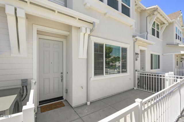2402 Channel Drive, Ventura CA: https://media.crmls.org/mediaz/2a978854-3e0d-4e2a-999f-bd9918de7872.jpg
