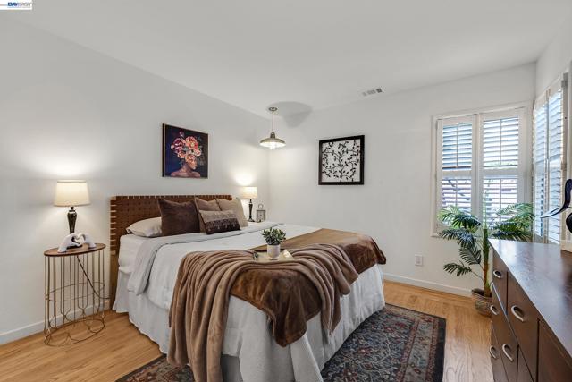 Image 18 of 47 For 15126 Andover St