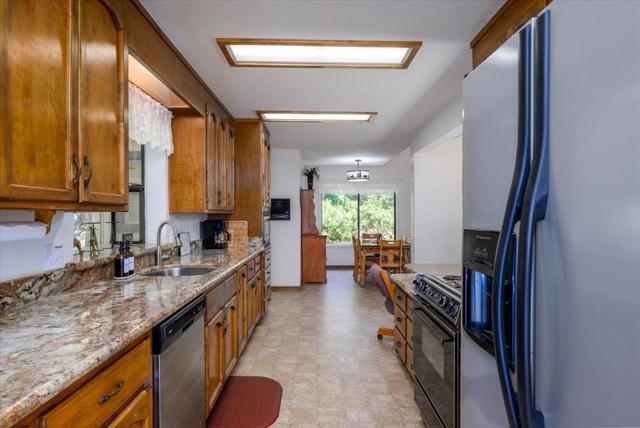 18861 Lookout Drive, Twain Harte CA: https://media.crmls.org/mediaz/2a98da1e-7dfa-4d44-abfa-dadc180dc2f0.jpg