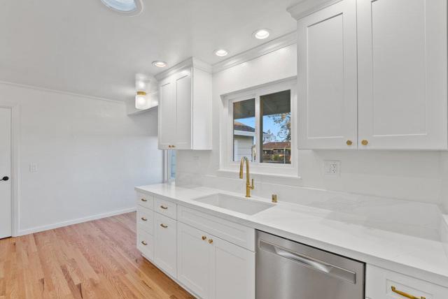 115 Crestview Terrace, Santa Cruz CA: https://media.crmls.org/mediaz/2a99557b-9394-4a3f-8e88-e61f62b4dfae.jpg