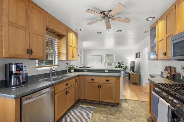 Detail Gallery Image 5 of 74 For 244 Date Ave, Imperial Beach,  CA 91932 - – Beds | – Baths