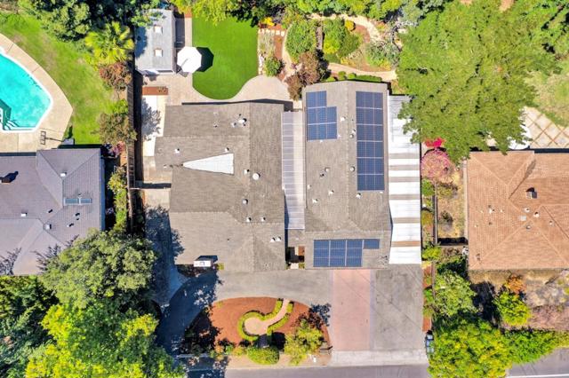 667 Cuesta Drive, Los Altos CA: https://media.crmls.org/mediaz/2a9aa1f8-37d4-43af-9c9d-05487244d1e4.jpg