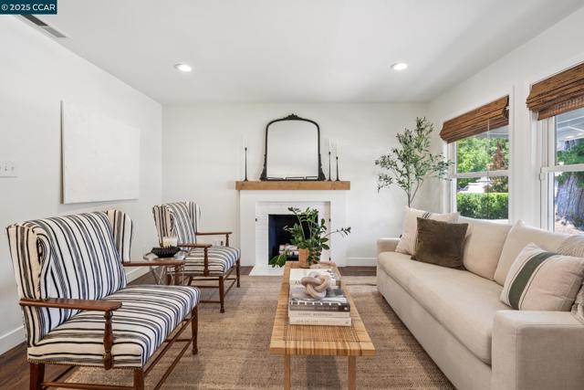 528 Shelly Dr, Pleasant Hill CA: https://media.crmls.org/mediaz/2a9ad788-4543-4e16-a1ee-840b0420c845.jpg