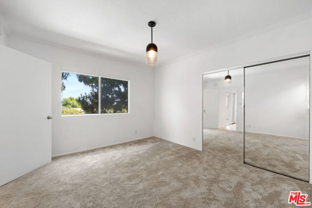 222 7th Street, Santa Monica CA: https://media.crmls.org/mediaz/2a9adae9-ef14-4ffa-b128-b3ed07da4755.jpg
