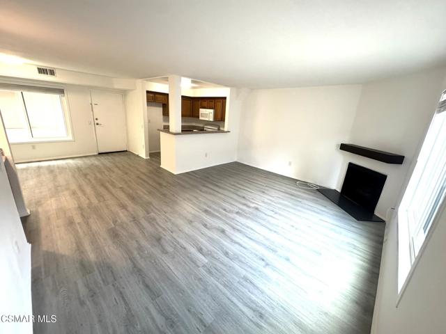 13042 Riverside Drive, Sherman Oaks CA: https://media.crmls.org/mediaz/2a9af670-e61b-44ca-9de9-ddb2dd0e0645.jpg
