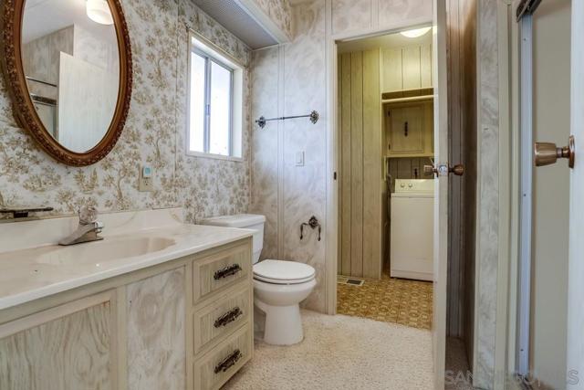18218 Paradise Mountain Rd, Valley Center CA: https://media.crmls.org/mediaz/2a9b290b-c3de-4cbf-a038-3377658c7684.jpg