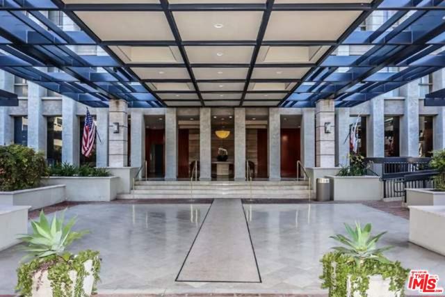 800 W 1ST Street, Los Angeles CA: https://media.crmls.org/mediaz/2a9b8cb3-f072-46f4-8d7a-0a3ca387b3e0.jpg