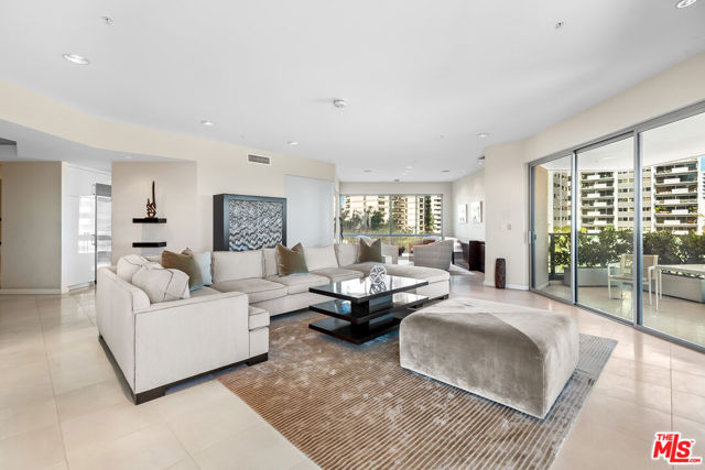 10490 Wilshire Boulevard, Los Angeles CA: https://media.crmls.org/mediaz/2a9b913f-8be4-40e4-8e31-1ced10d5a90b.jpg