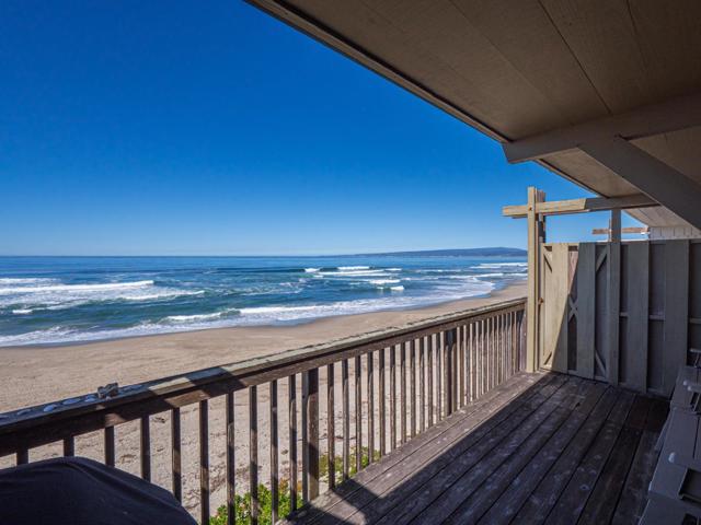 372 Oceanview Drive, La Selva Beach CA: https://media.crmls.org/mediaz/2a9bb523-97f0-4fd2-b8b6-04504704bd07.jpg