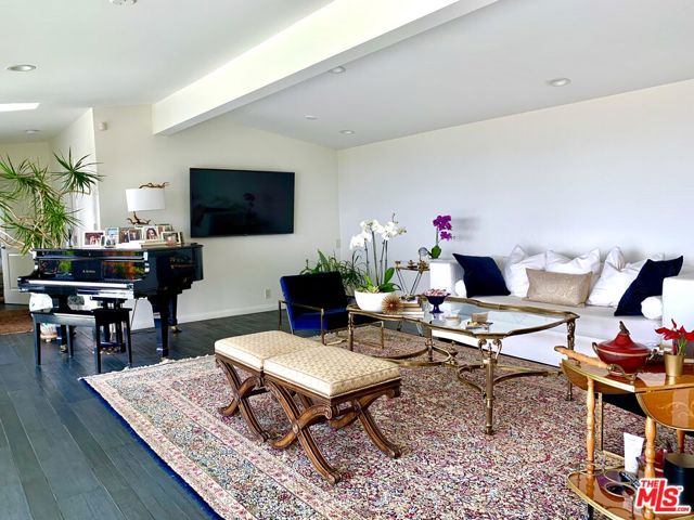 12250 Canna Road, Los Angeles CA: https://media.crmls.org/mediaz/2a9c185b-aa28-4cd4-b07a-50a0ce44783a.jpg