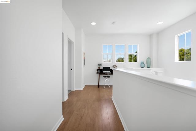 1165 Cottage Ln, Hercules CA: https://media.crmls.org/mediaz/2a9ca7f2-74ac-44a7-a3c4-dc1fdac48c3f.jpg