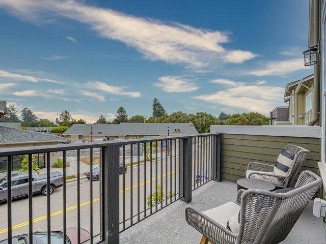 121 Aptos Village Way, Aptos CA: https://media.crmls.org/mediaz/2a9cc292-bb0f-4433-ab93-3ec0b28304a2.jpg