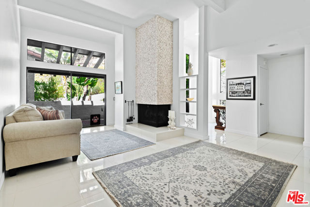 1671 Michael Lane, Pacific Palisades CA: https://media.crmls.org/mediaz/2a9d5d97-ca1d-4a2f-a3ca-497fa22f3d3b.jpg