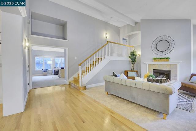 115 Shadewell Dr, Danville CA: https://media.crmls.org/mediaz/2a9db598-e715-463a-8fe4-0ca3a37282fa.jpg