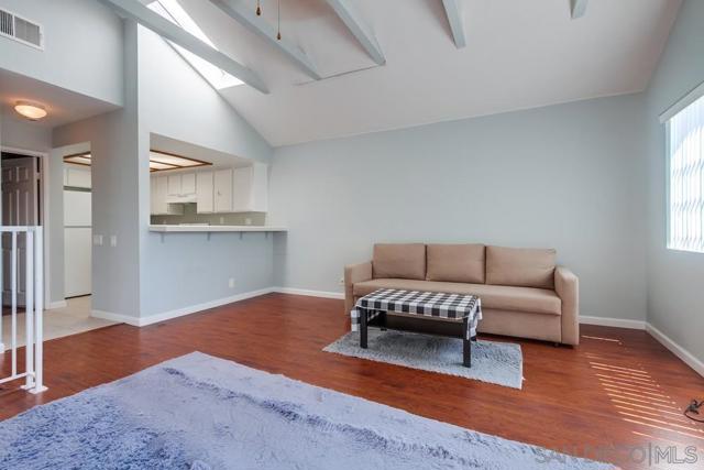 4527 Contour Blvd., San Diego CA: https://media.crmls.org/mediaz/2a9e26fc-a88e-47da-854e-484f2af178e7.jpg