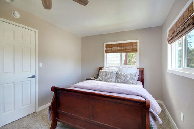 1225 Crestwood Drive, Big Bear CA: https://media.crmls.org/mediaz/2a9e3dae-e636-4069-b594-3df4b3a77e27.jpg