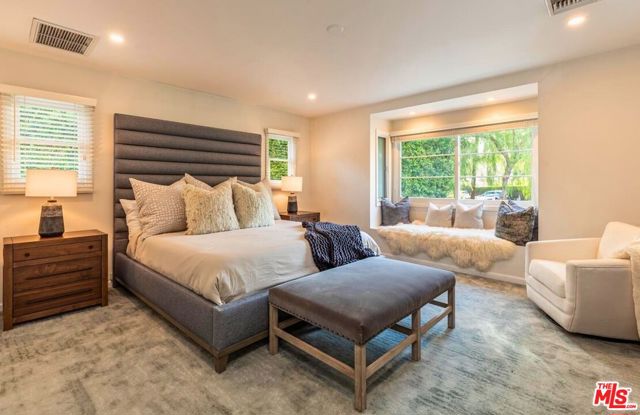 5840 Round Meadow Road, Hidden Hills CA: https://media.crmls.org/mediaz/2a9e8bb3-1923-4cff-a490-3d10011082e0.jpg