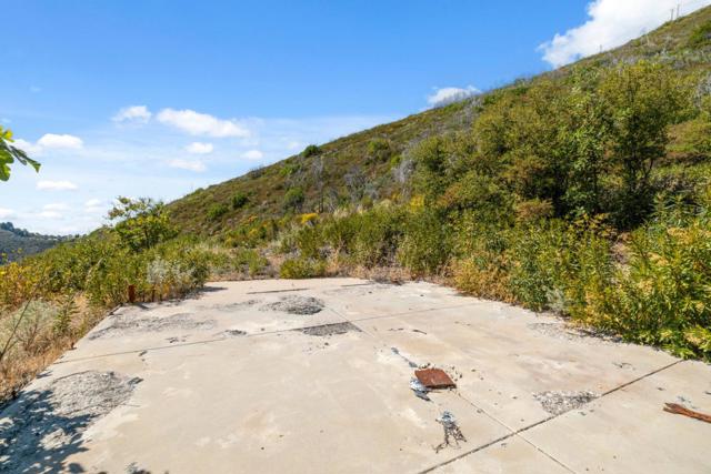 35005 Loma Chiquita Road, Los Gatos CA: https://media.crmls.org/mediaz/2a9eefad-435d-45db-b8a5-006e03a93754.jpg