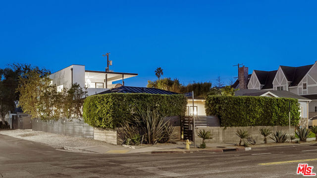 870 Rose Avenue photo 57