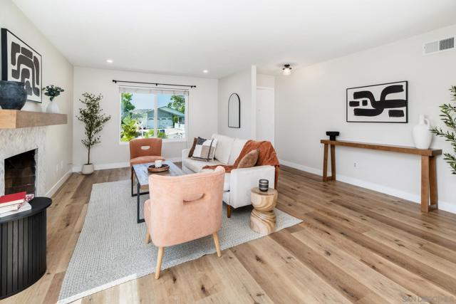 14555 High Pine St, Poway CA: https://media.crmls.org/mediaz/2a9f8594-cc03-4432-aa7d-0f74d8433847.jpg