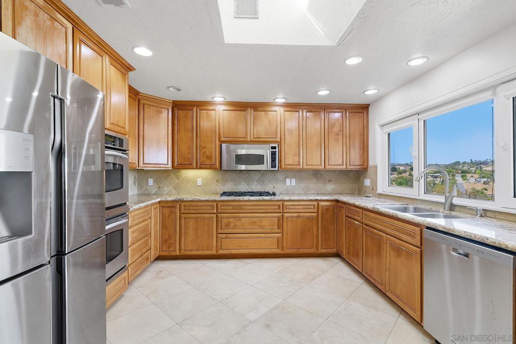 2448 Royal Crest - photo 11