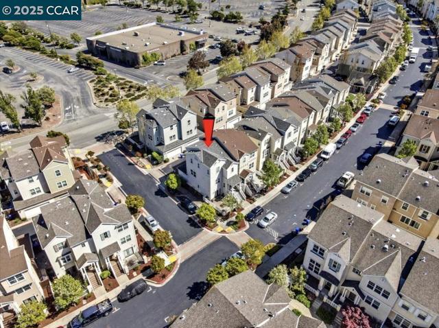 411 Summer Ln, Richmond CA: https://media.crmls.org/mediaz/2aa0580f-f9b2-4f3d-a93b-540a92a48e82.jpg