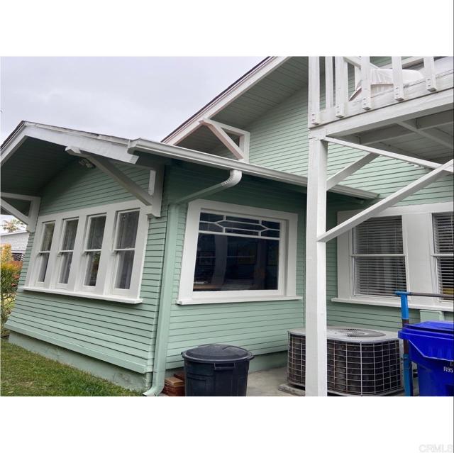 1512 Grove St, San Diego CA: https://media.crmls.org/mediaz/2aa179ee-7868-450b-a7b8-5c78a671a47c.jpg