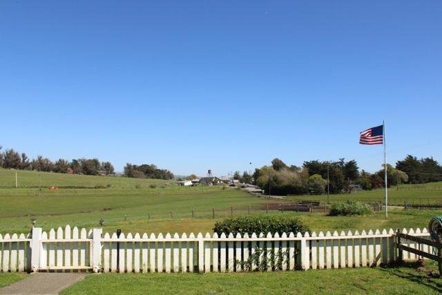 14550 Valley Ford Estero, Valley Ford CA: https://media.crmls.org/mediaz/2aa1b47b-350b-4c38-af8e-38a7dffa157b.jpg