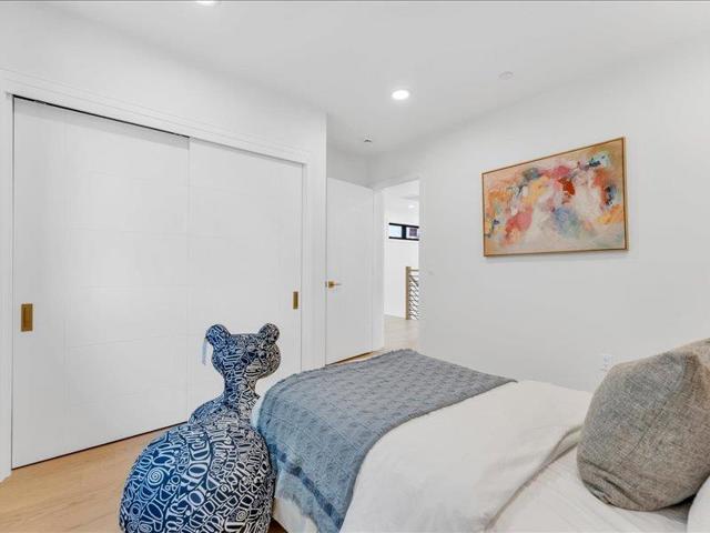 883 Rorke Way, Palo Alto CA: https://media.crmls.org/mediaz/2aa28bb2-0f89-4f4f-bb97-0827730cd700.jpg