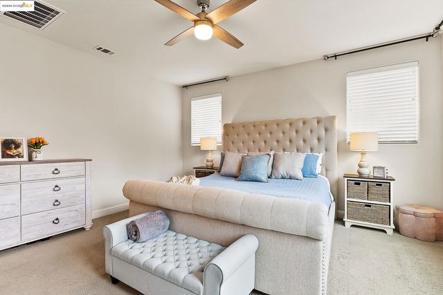 716 Cabada Dr, Brentwood CA: https://media.crmls.org/mediaz/2aa290a2-23aa-4837-a145-955b321d7aa5.jpg